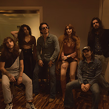 DAISY JONES & THE SIX