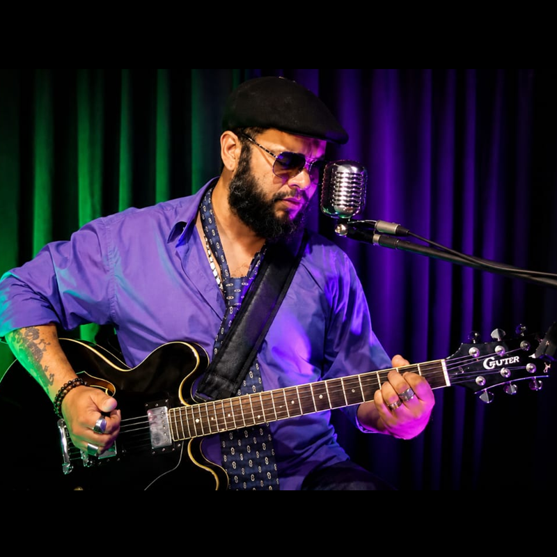 RAIZ CLUB APRESENTA EDU SINGER