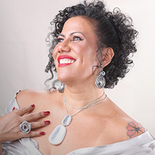 TRIBUTO A ELLA FITZGERALD POR INDIANA NOMMA