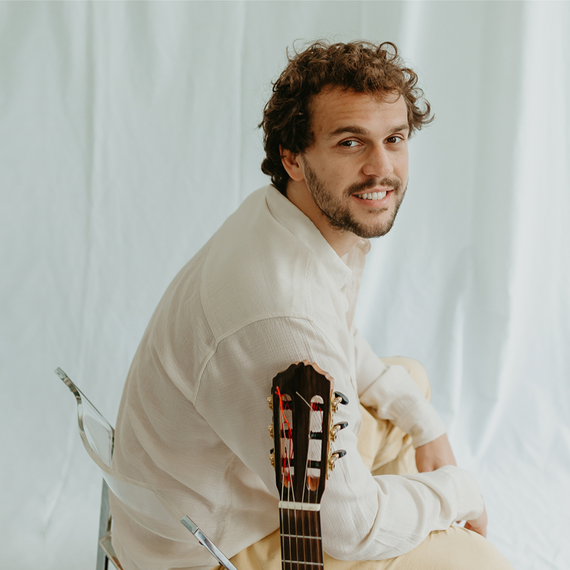 THEO BIAL &ldquo;DA BOSSA AO SAMBA"